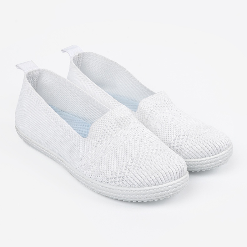 Shelvt White slid sneakers with a flexible upper 1