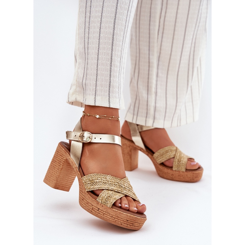 Leather sandals on the pillar with braid on Zazoo 40460 gold stripes golden 2 Leather sandals on the pillar with braid on Zazoo 40460 gold stripes golden 2