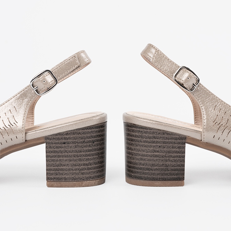 Sergio Leone Low -heeled golden sandals 1 Sergio Leone Low -heeled golden sandals 1