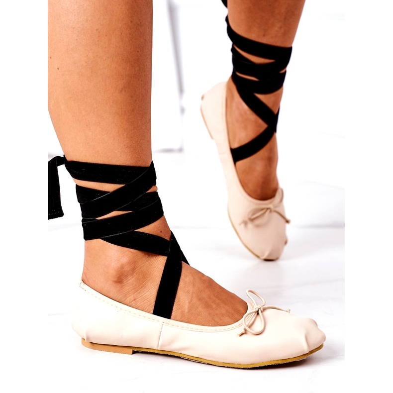 Tied women's ballerinas with a nude bow beige 3 Tied women's ballerinas with a nude bow beige 3