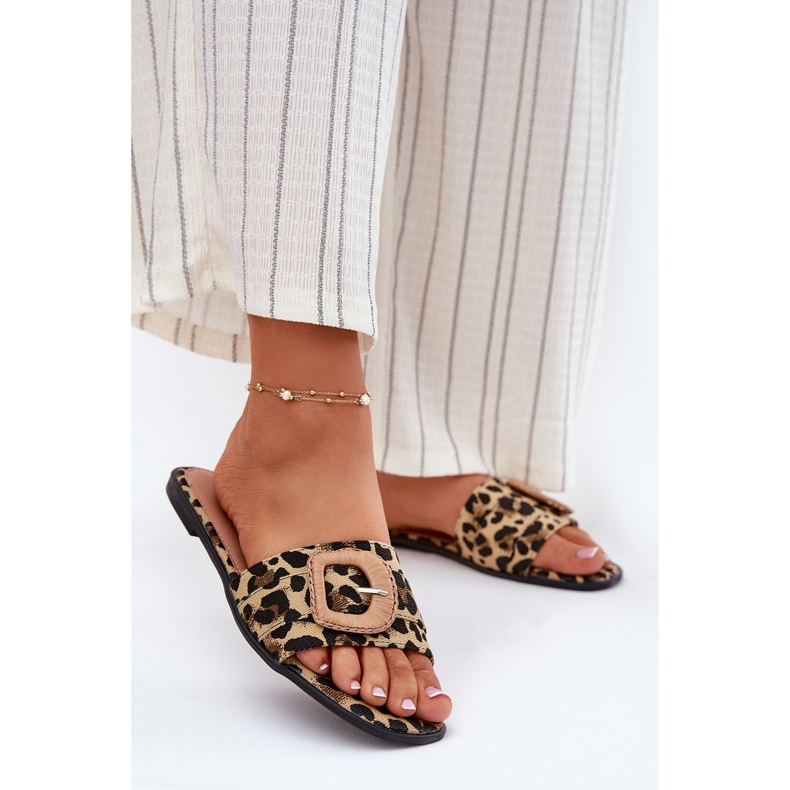 Inna Flat women's flip flops with a decorative leopard buckle brown 2