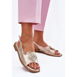 S.Barski Flat-heeled women's sandals with a decorative detail S. Barski KV51-080 PLN golden 2 S.Barski Flat-heeled women's sandals with a decorative detail S. Barski KV51-080 PLN golden 2