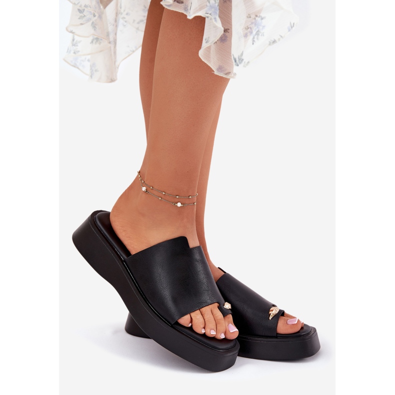 EVento Women's flip flops on the platform with a decorative detail black 1 EVento Women's flip flops on the platform with a decorative detail black 1