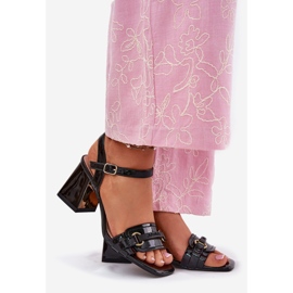 EVento Leather lacquered women's sandals on the pillar black 1