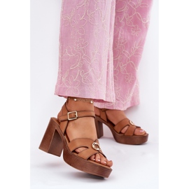 EVento Women's sandals on the Camel golden decoration post brown 2