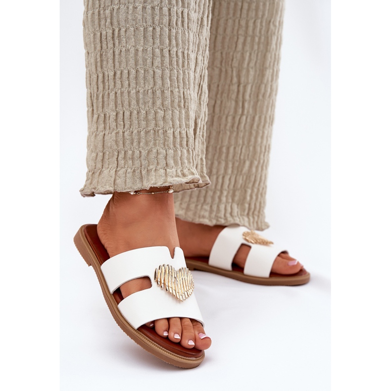 EVento Flat -heeled women's flip flops with a golden decoration white 2