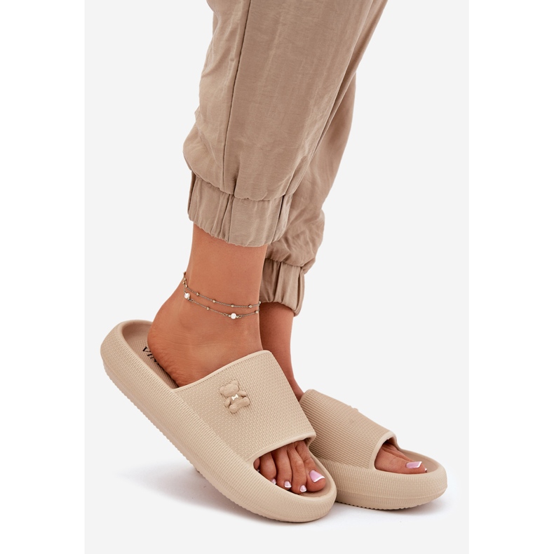 Women's foam flip flops on the platform with a Vinceza teddy bear 75210 beige 1 Women's foam flip flops on the platform with a Vinceza teddy bear 75210 beige 1