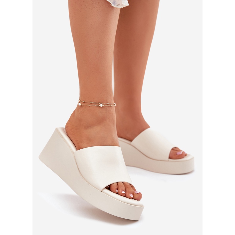 Inna Women's flip flops on anchoic leather bright beige 1