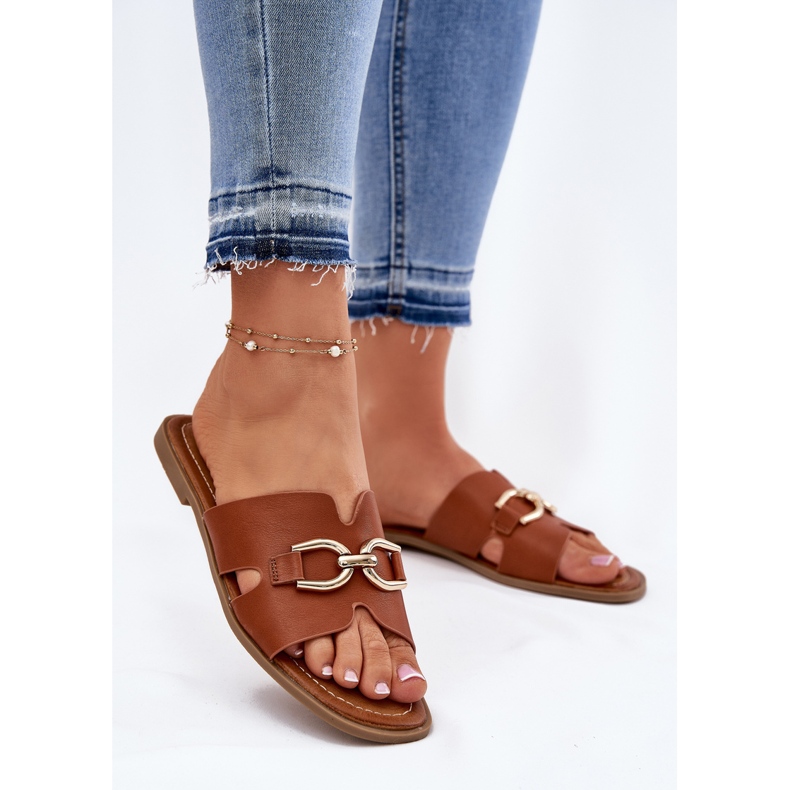 EVento Women's flat flip flops with a decorative Camel detail brown 2 EVento Women's flat flip flops with a decorative Camel detail brown 2