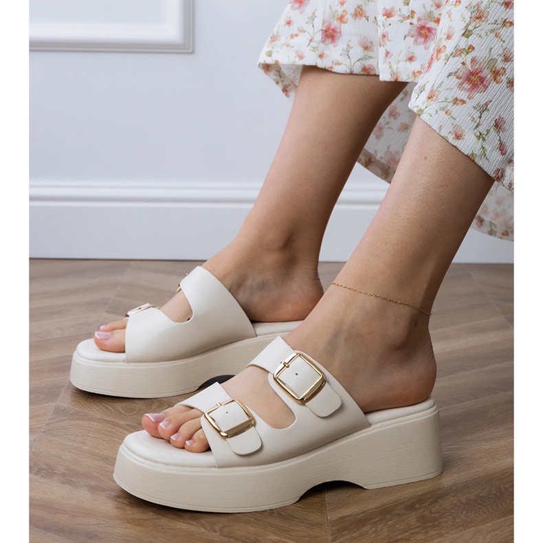 White flip flops with stripes 1