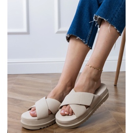 Beige flaps with stripes on the platform 2