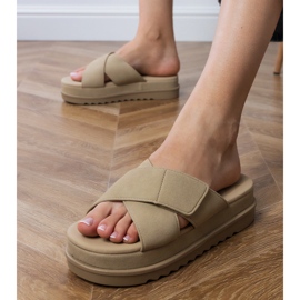 Brown flip -flops with stripes on the platform 2