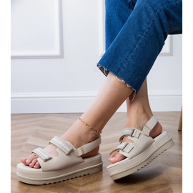 Beige sandals with embroidered stripes on the platform 2 Beige sandals with embroidered stripes on the platform 2