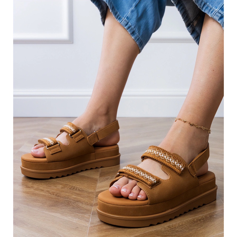 Caramel sandals with embroidered stripes on the platform brown 1 Caramel sandals with embroidered stripes on the platform brown 1