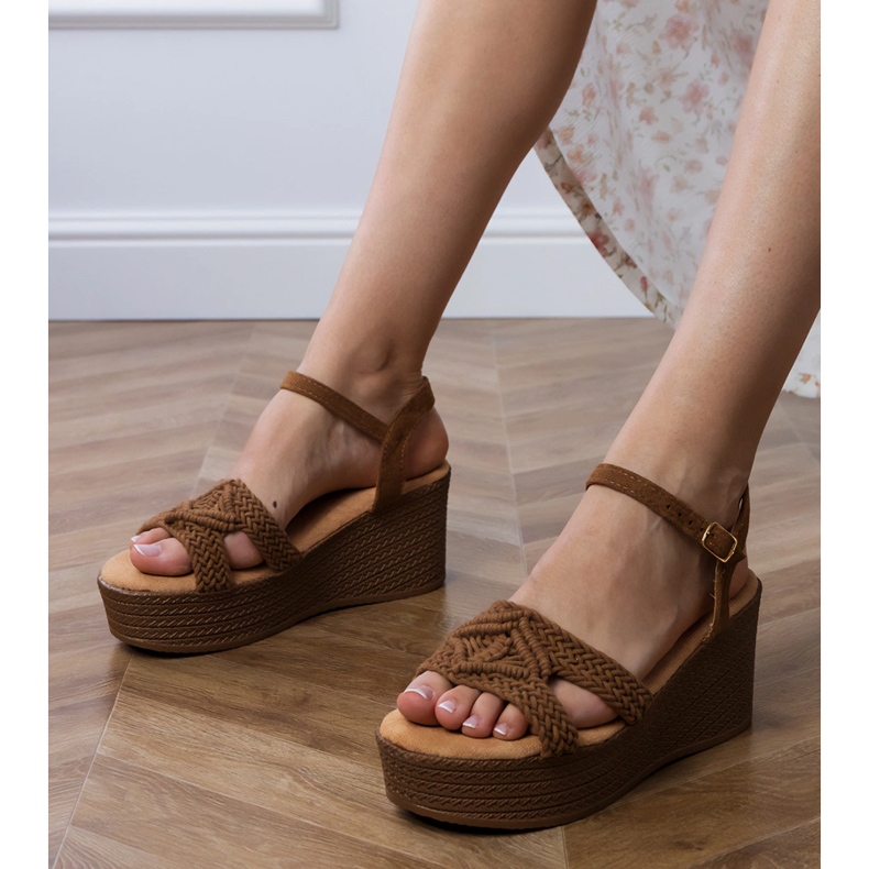 Brown sandals on the platform with a tied strap 1