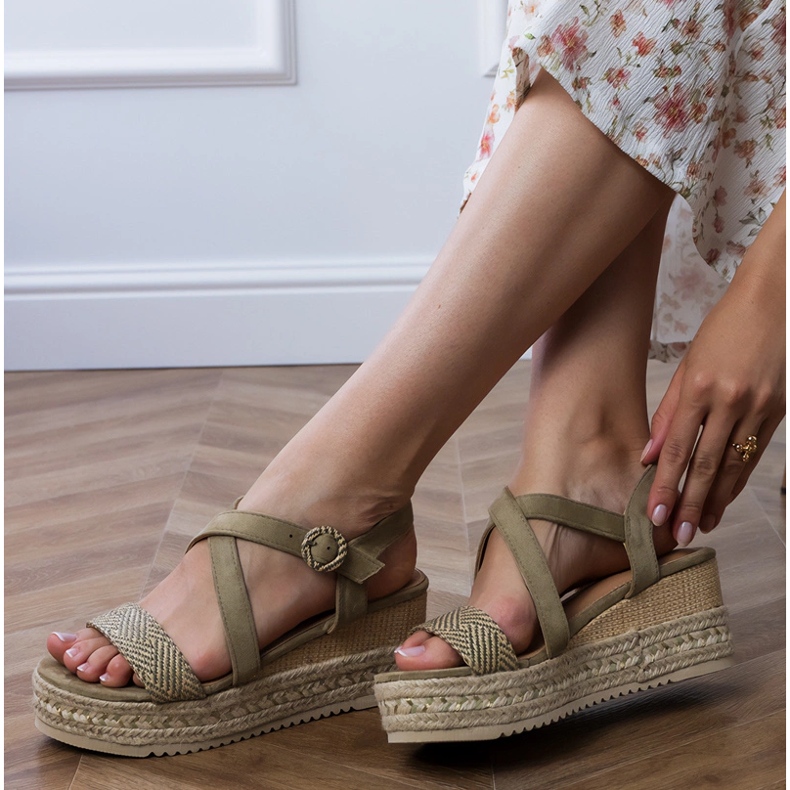 Green espadrilles on wedge 2