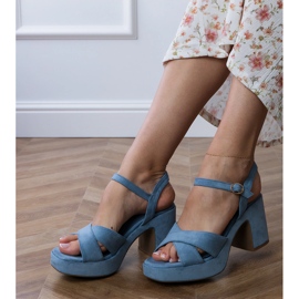 Blue Ekozamszowe sandals on the post 1