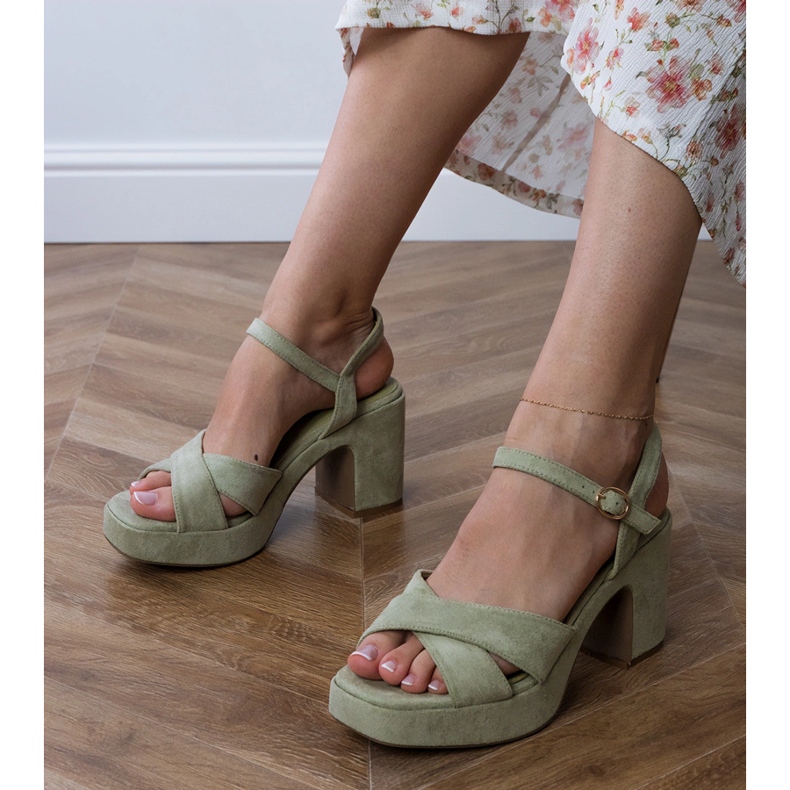 Green Ekozamszowe sandals on the post blue 1 Green Ekozamszowe sandals on the post blue 1