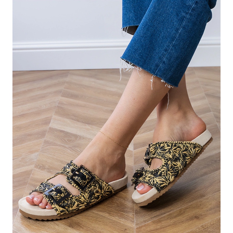 Black crochet flaps with clamps on stripes 2