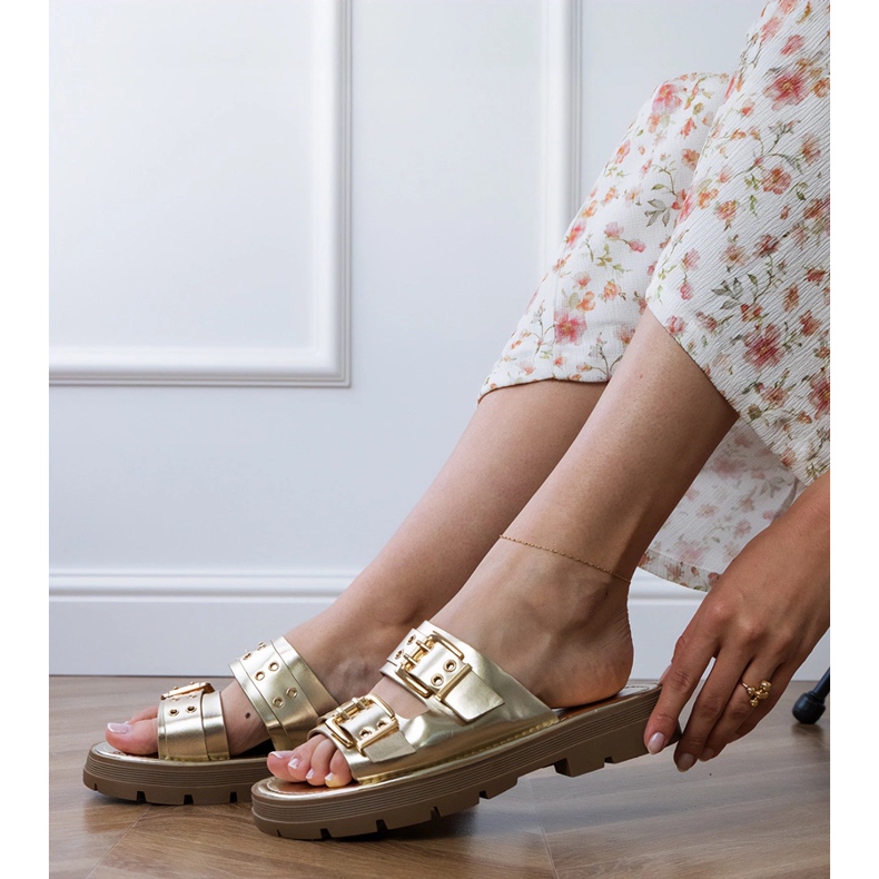 Golden flat flip flops with clamps on stripes 2