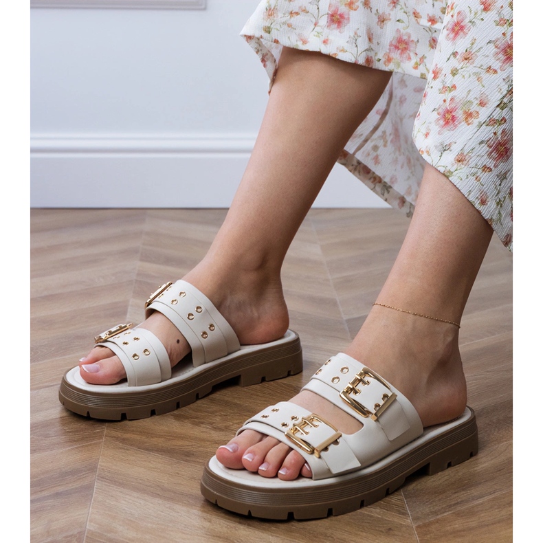 Beige flat flaps with clamps on stripes 1