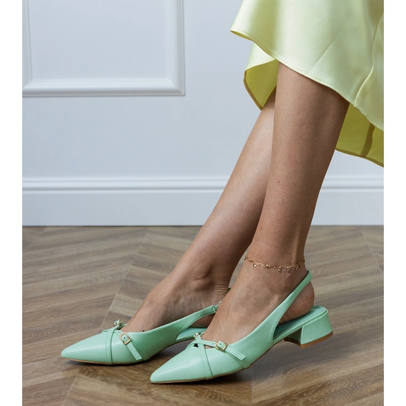 Green pumps with low -heeled heels 2 Green pumps with low -heeled heels 2