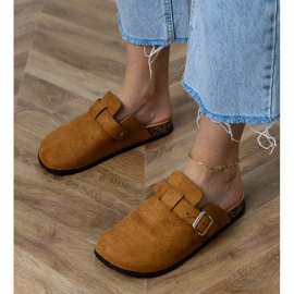 Brown flip -flops built on a cork sole 2