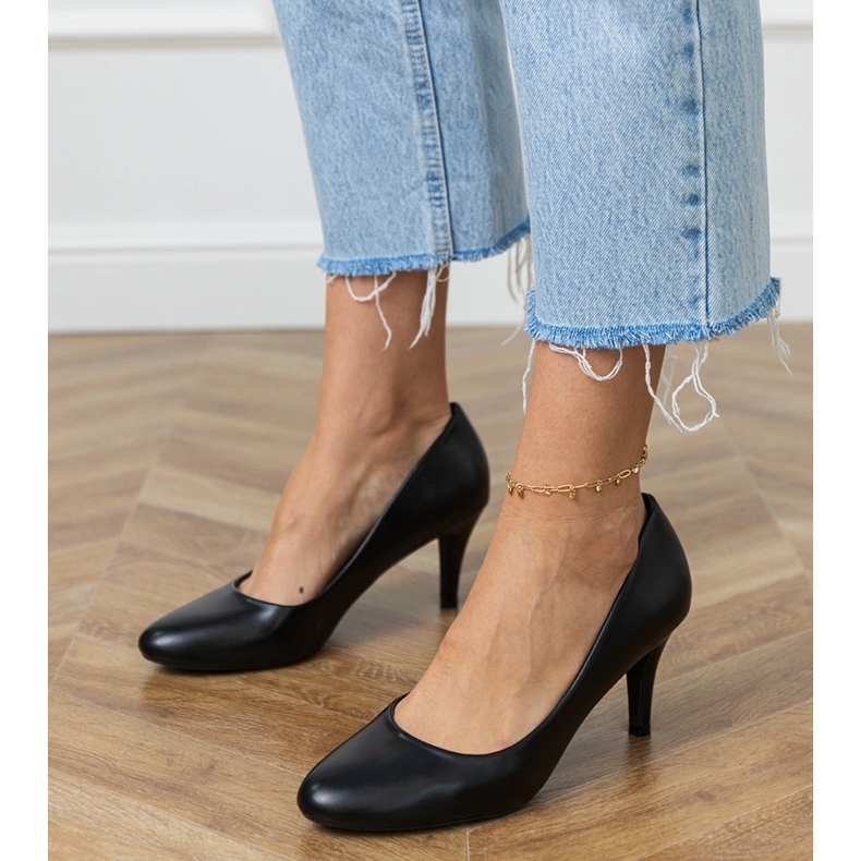 Classic women's black pumps 2