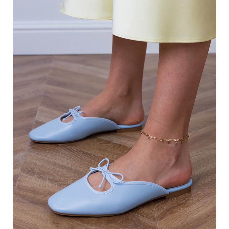 Blue flip -flops built on a flat sole 2