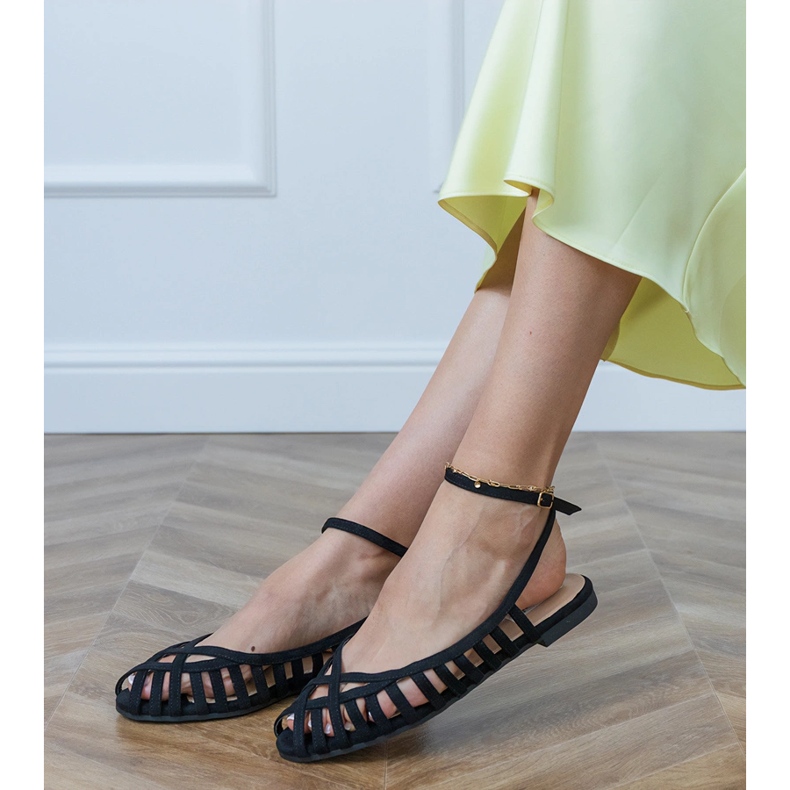 Black women's flat sandals built -up 2