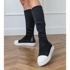 Black material sports boots with an elastic upper 1