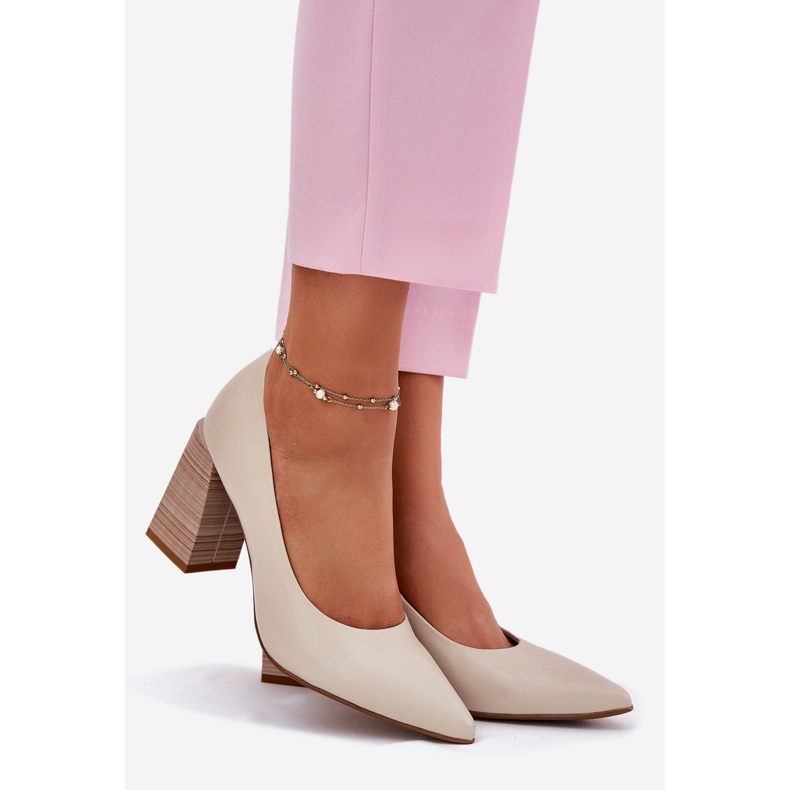 EVento Leather pumps on the post beige 1 EVento Leather pumps on the post beige 1