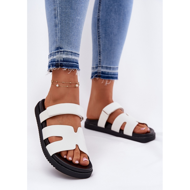 Women's flip flops with Vinceza 17401 Velcro white 2