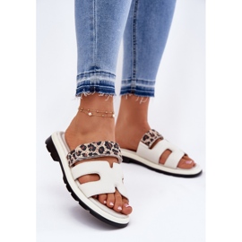 Women's leather flip flops Vinceza 66769 light bell beige 2