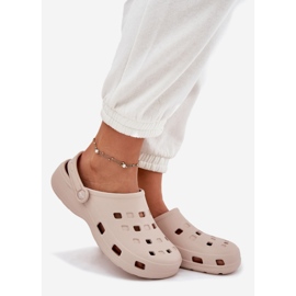 Lemigo 806 beige foam flops 1