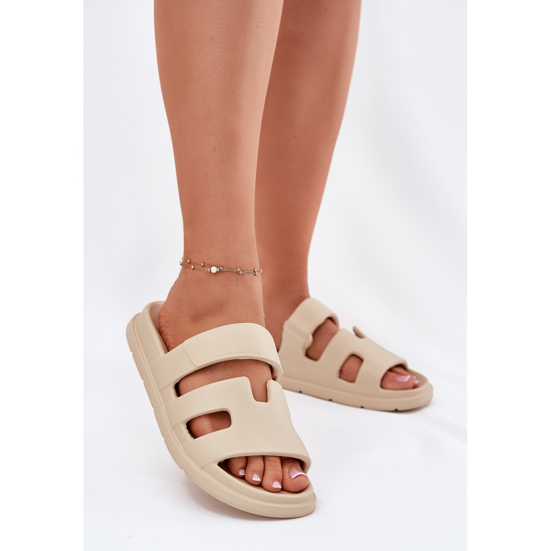 EVento Women's foam flip flops beige 2 EVento Women's foam flip flops beige 2