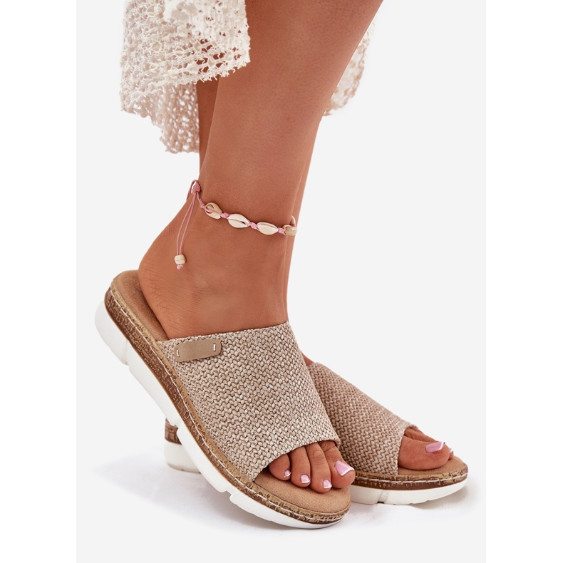 Women's flip flops with a beige wedge 1