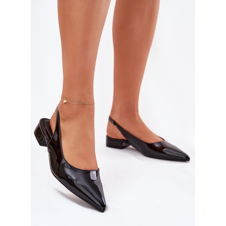 Low -heeled ballerinas black 2