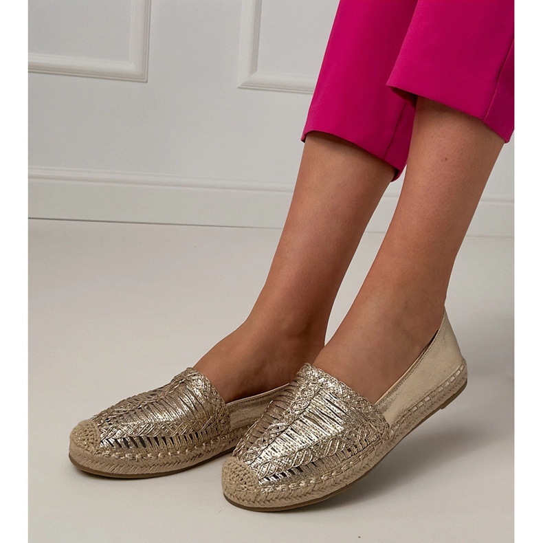 Openwork espadrilles on the platform golden 2