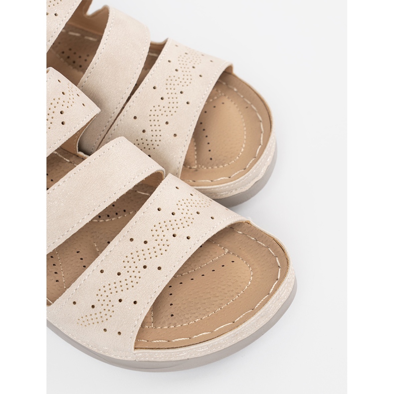 Seastar Lightweight light flip flops on a low wedge beige 2