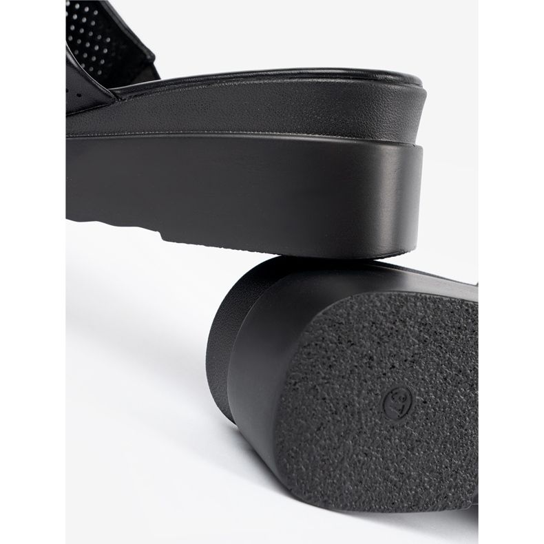 Seastar Black flip -flops on the openwork platform 1