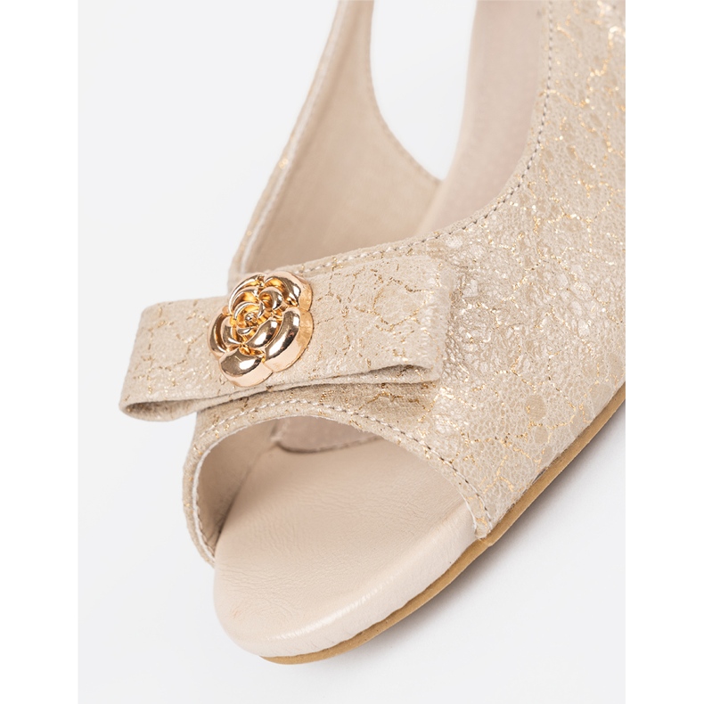 Goodin Golden shoes with bare fingers 1