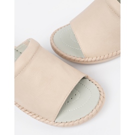 J. Star Light -beige leather insert flip -flops 1