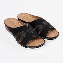 Women's black flip -flops 1