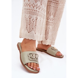 Flat women's flip flops with a decorative green detail 2 Flat women's flip flops with a decorative green detail 2