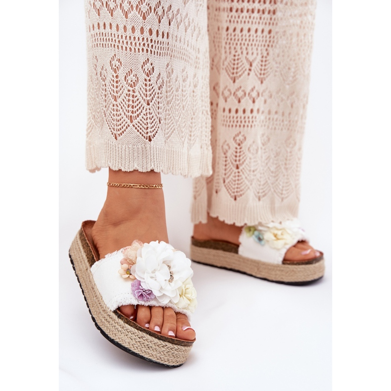 Women's flip flops with flowers platform with white braid 2