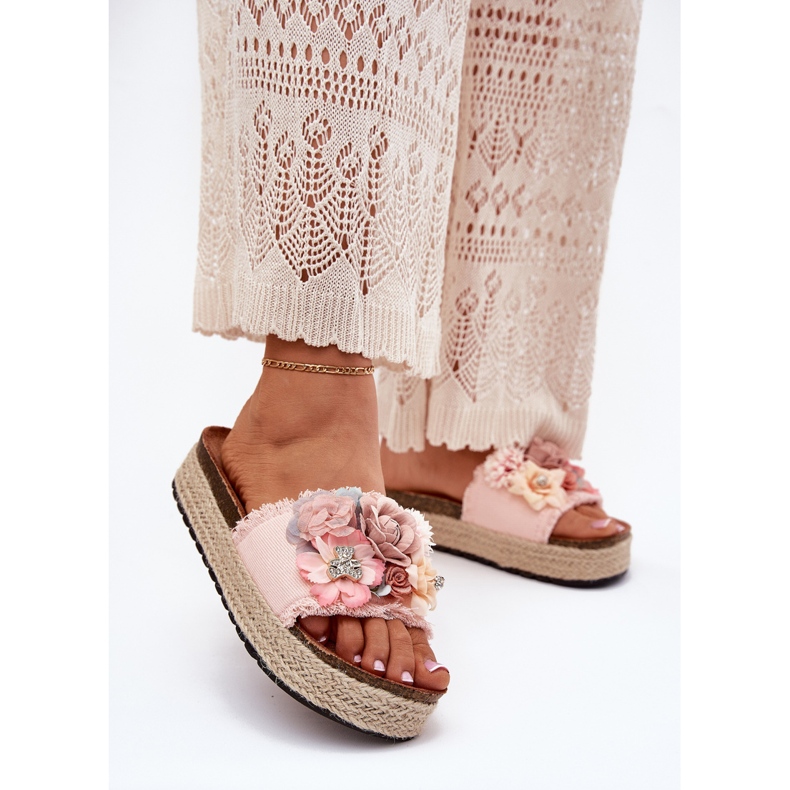 Women's slippers on the platform with flowers pink 2