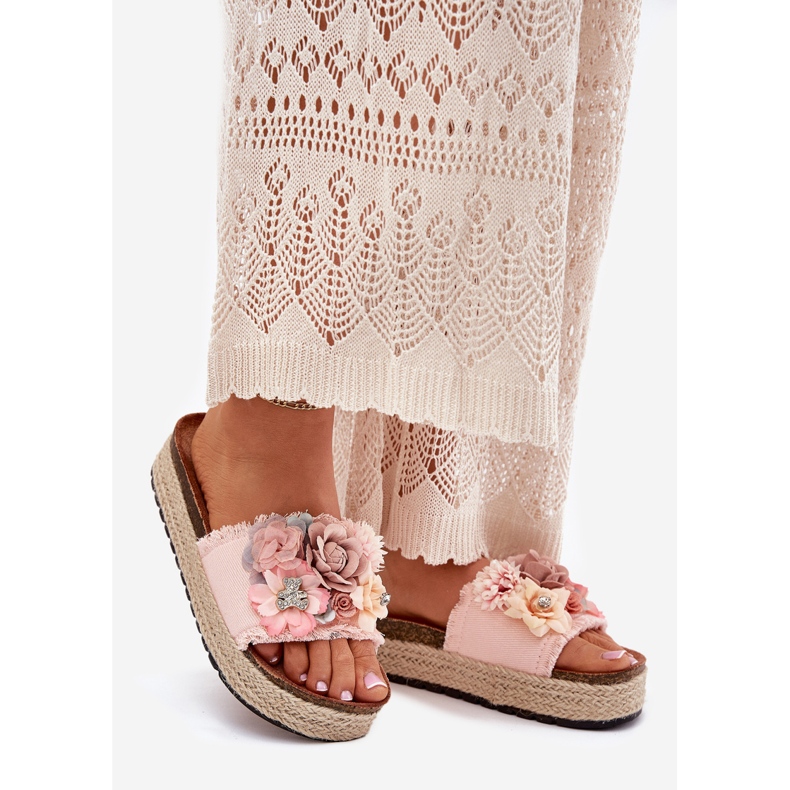 Women's slippers on the platform with flowers pink 1