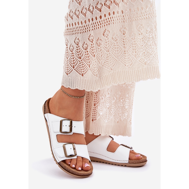 Leather flip flops with inblu AA0002KO white 1