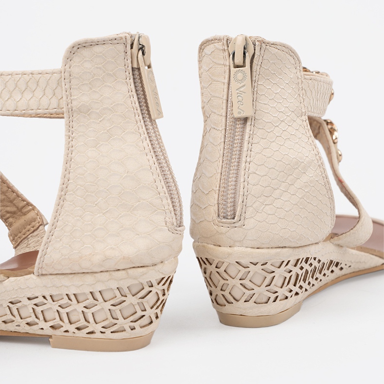 Shelvt Light -beige sandals on a low wedge with decorations 1